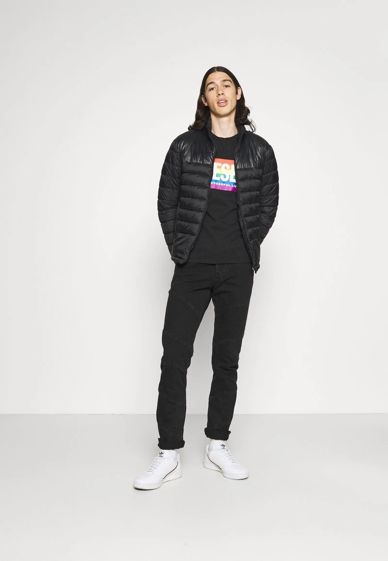 Diesel Hombre Vaqueros Slim Fit - Black Denim 4 Diesel Hombre Vaqueros Slim Fit - Black Denim - Imagen 2