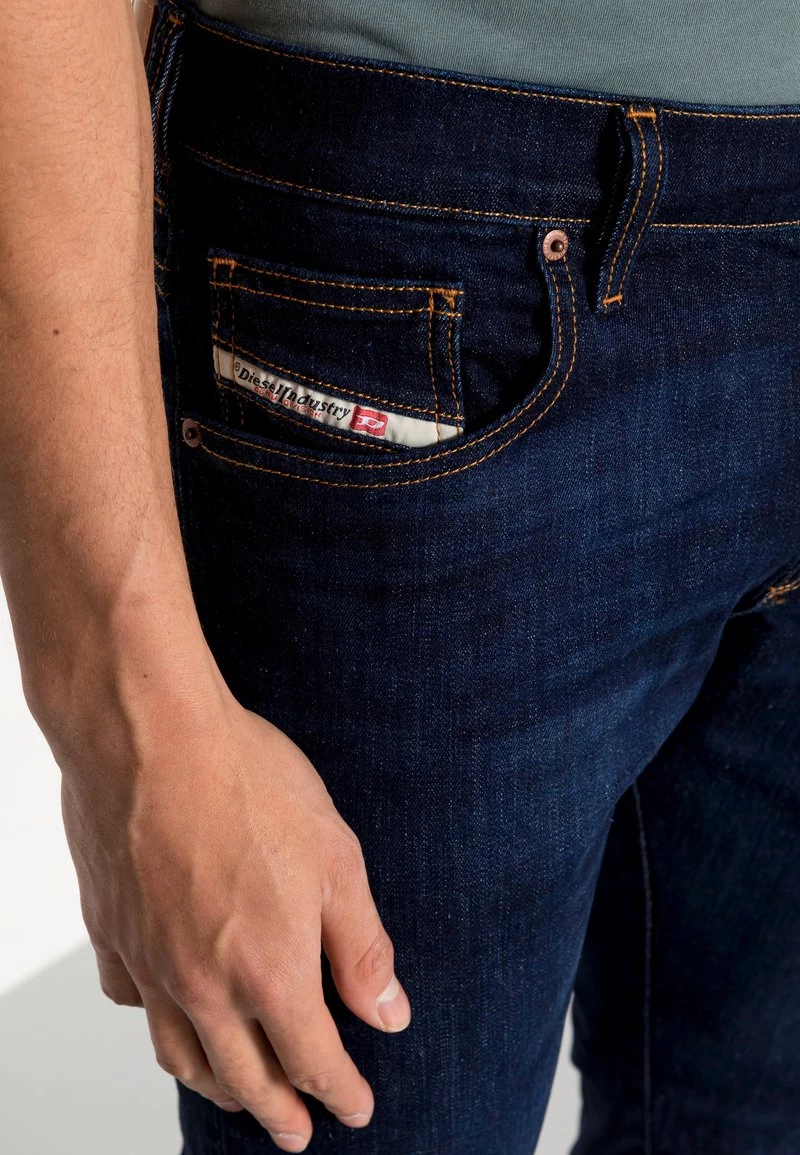 Diesel Hombre D YENNOX - Vaqueros Tapered - 0gdao 01 7 Diesel Hombre D YENNOX - Vaqueros Tapered - 0gdao 01 - Imagen 5