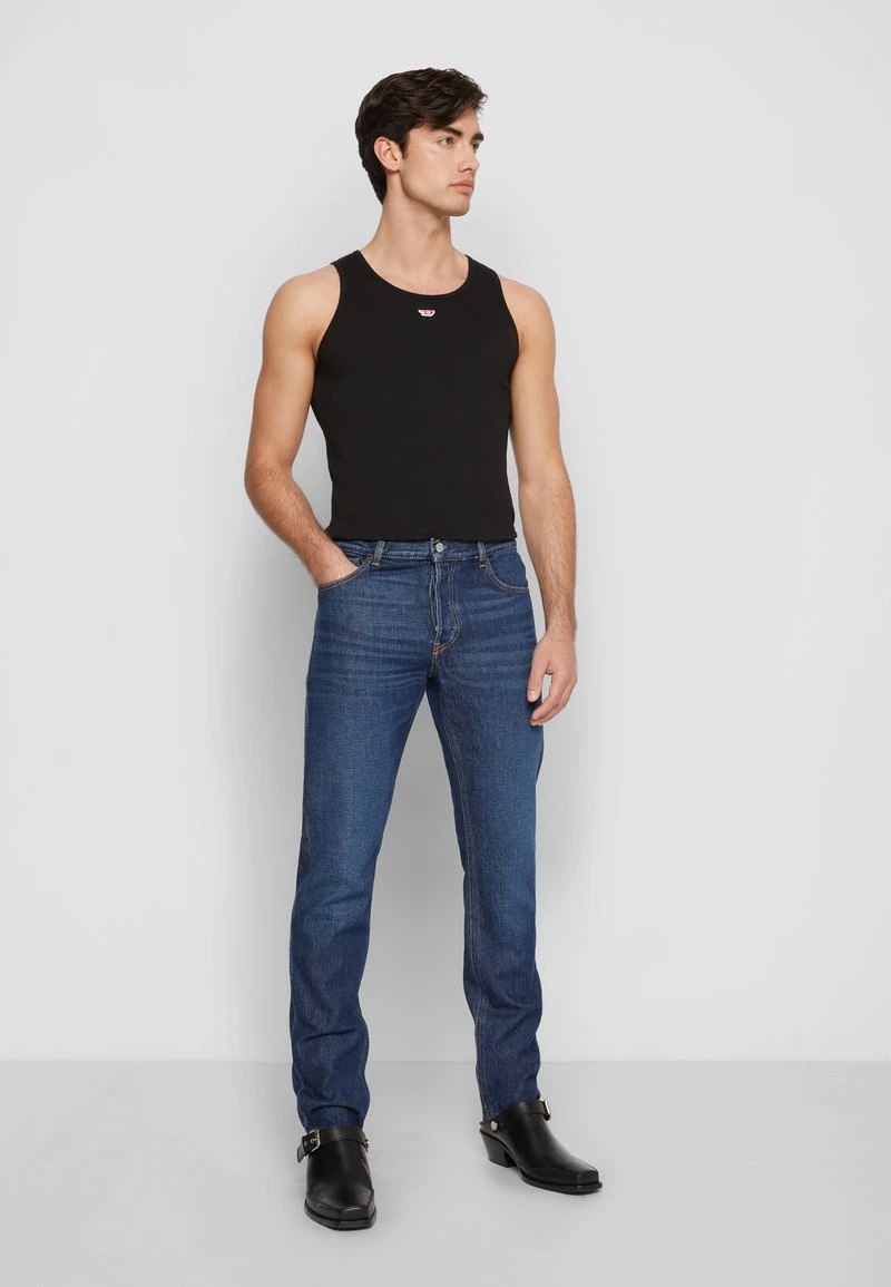 Hombre 1995 DIESEL LIBRARY - Vaqueros Rectos - 09c03 01 4 Hombre 1995 DIESEL LIBRARY - Vaqueros Rectos - 09c03 01 - Imagen 2