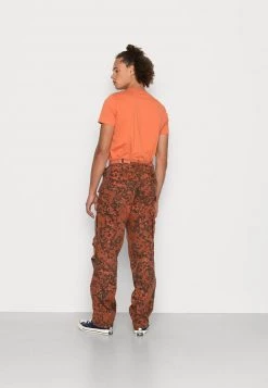 Diesel Hombre Pantalones Cargo - Brown 9 Diesel Hombre Pantalones Cargo - Brown -Ritmo Diesel Tienda 2c3ac3808f9d4125ac69536826a06329