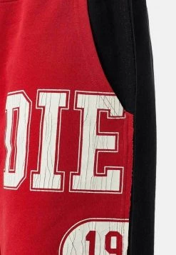 Diesel Hombre Shorts - Rojo 9 Diesel Hombre Shorts - Rojo -Ritmo Diesel Tienda 374ff51aaba44e7f9a8f0ab819730994