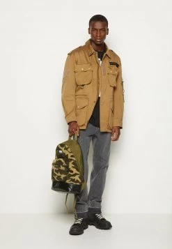 Diesel Hombre J-LOYD - Chaqueta Fina - Sand -Ritmo Diesel Tienda 3ce621161a694a0faf35d16015fa2f9d