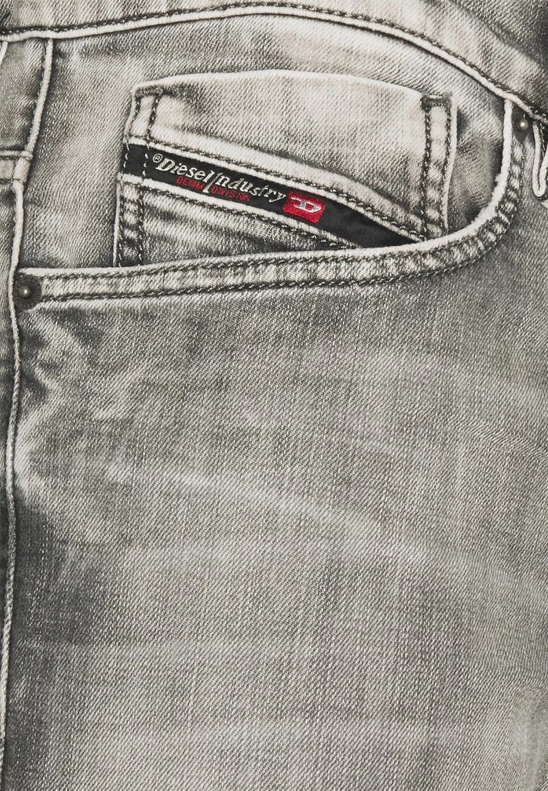 Diesel Hombre FINING - Vaqueros Rectos - Washed Black 8 Diesel Hombre FINING - Vaqueros Rectos - Washed Black - Imagen 6