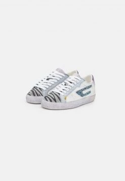 Diesel Mujer S-LEROJI LOW W - Zapatillas - White/blue 10 Diesel Mujer S-LEROJI LOW W - Zapatillas - White/blue -Ritmo Diesel Tienda 52e0dd10251b4a778379c1eb138aef3e