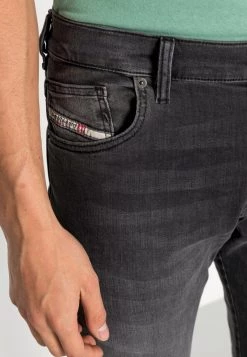 Diesel Hombre D YENNOX - Vaqueros Tapered - 0gdaq 02 -Ritmo Diesel Tienda 541a39975e784fa78c1af9e77fcc83c6