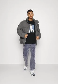 Diesel Hombre JUST - Camiseta Estampada - Black 9 Diesel Hombre JUST - Camiseta Estampada - Black -Ritmo Diesel Tienda 5b04e4ae683e4c5da43e138527301bd1