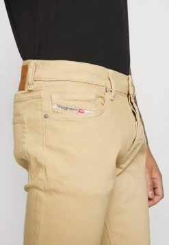 Diesel Hombre D-LUSTER - Vaqueros Slim Fit - Beige -Ritmo Diesel Tienda 5c67430eb7dd45aba183952fe0ab672a