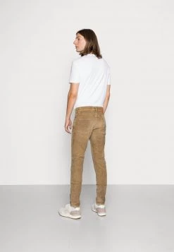 Diesel Hombre Vaqueros Rectos - 069xq 72i -Ritmo Diesel Tienda 642e17e917a3467b97f2ab128ec30faf