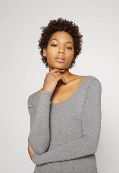 Diesel Mujer Body - Gray 12 Diesel Mujer Body - Gray -Ritmo Diesel Tienda 745730972cf6440dbd5b0469c396e4c7