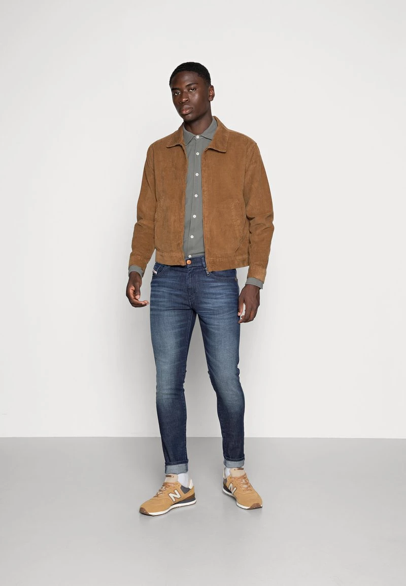 Diesel Hombre Vaqueros Rectos - Blue Denim 4 Diesel Hombre Vaqueros Rectos - Blue Denim - Imagen 2