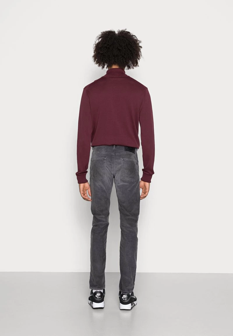 Diesel Hombre Vaqueros Rectos - Black Denim 5 Diesel Hombre Vaqueros Rectos - Black Denim - Imagen 3