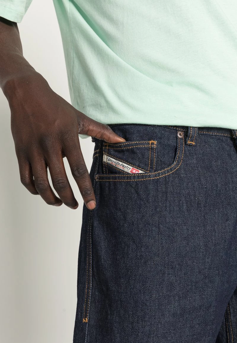 Hombre 2010 DIESEL LIBRARY - Vaqueros Boyfriend - Z9c02 01 7 Hombre 2010 DIESEL LIBRARY - Vaqueros Boyfriend - Z9c02 01 - Imagen 5