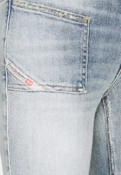 Diesel Mujer D-EBBEY-X - Vaqueros A Campana - Bleached Blue -Ritmo Diesel Tienda 8bfd23c51c4b459abdcece618d31eac5