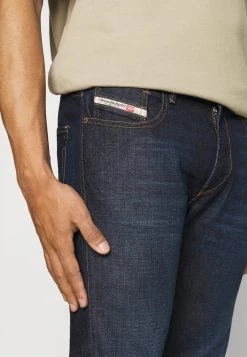Diesel Hombre Vaqueros Rectos - Dark-blue Denim 11 Diesel Hombre Vaqueros Rectos - Dark-blue Denim -Ritmo Diesel Tienda 8ee4fffa684144a5a7b136fd9fdbc7de