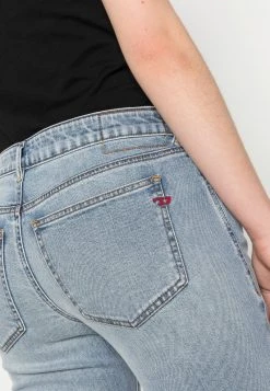 Diesel Mujer 2002 - Vaqueros Rectos - Denim 11 Diesel Mujer 2002 - Vaqueros Rectos - Denim -Ritmo Diesel Tienda 9166d784712c40d097c37f50ecd820bb