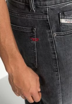 Diesel Hombre LIBRARY 2019 STRUKT - Vaqueros Slim Fit - Black/dark Grey 11 Diesel Hombre LIBRARY 2019 STRUKT - Vaqueros Slim Fit - Black/dark Grey -Ritmo Diesel Tienda 9a901ea347274035ae0b71215b323ca3