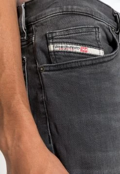 Diesel Hombre MIHTRY - Vaqueros Rectos - 0gdaq 02 -Ritmo Diesel Tienda 9c3f19fa9698405f9b8a54059ad26f6e