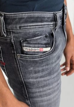 Diesel Hombre LIBRARY SLEENKER - Vaqueros Slim Fit - 09c68 02 11 Diesel Hombre LIBRARY SLEENKER - Vaqueros Slim Fit - 09c68 02 -Ritmo Diesel Tienda a01880e96b5b41e1b6a0178b4b35b15f