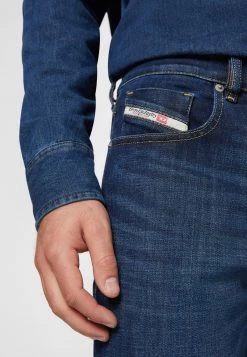 Diesel Hombre LIBRARY 2019 STRUKT - Vaqueros Slim Fit - Dark Blue -Ritmo Diesel Tienda abf15029ab324fa5918629ed82fa6e00