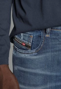 Diesel Hombre Vaqueros Rectos - Blue Denim -Ritmo Diesel Tienda b2c5478eee7e46c5808303ea47117a17