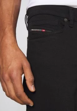 Diesel Hombre MIHTRY - Vaqueros Rectos - Black -Ritmo Diesel Tienda b3cdd60970924b919e205722b134f462