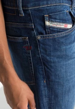 Hombre FINING DIESEL LIBRARY - Vaqueros Rectos - 09c72 01 -Ritmo Diesel Tienda bbe5d9b2a6884145a9d98b95f884658c