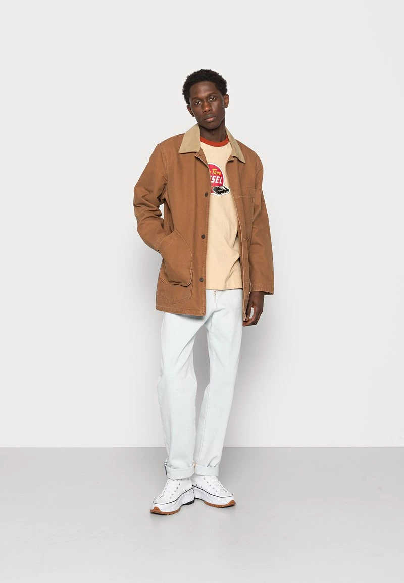 Diesel Hombre JUST - Camiseta Estampada - Light Beige 4 Diesel Hombre JUST - Camiseta Estampada - Light Beige - Imagen 2