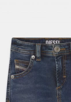 Diesel Unisexo UNISEX - Shorts Vaqueros - Blue Denim 7 Diesel Unisexo UNISEX - Shorts Vaqueros - Blue Denim -Ritmo Diesel Tienda c0800fbdf63c43e69634ff77b719ffca