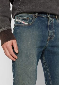 Hombre 2021 DIESEL LIBRARY - Vaqueros Bootcut - Dark Blue Denim -Ritmo Diesel Tienda c95368be324f4f8d942845f24695cf7b