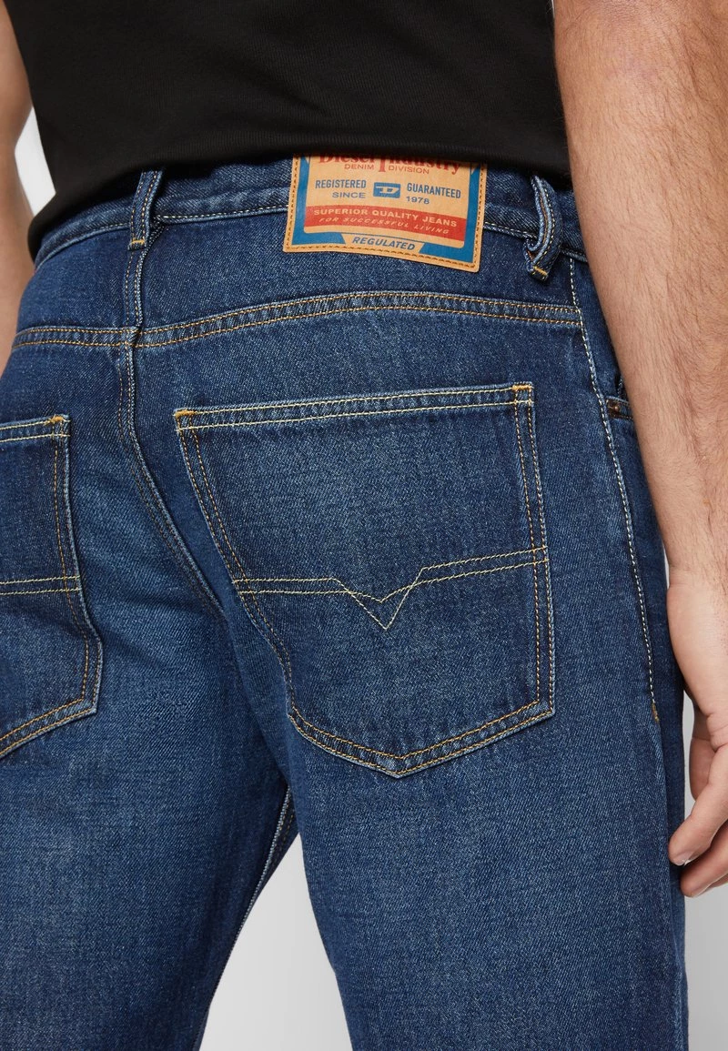 Hombre 1995 DIESEL LIBRARY - Vaqueros Rectos - 09c03 01 8 Hombre 1995 DIESEL LIBRARY - Vaqueros Rectos - 09c03 01 - Imagen 6