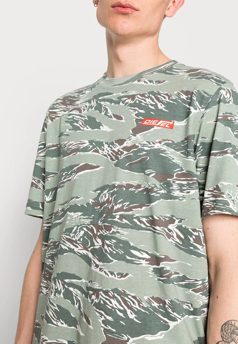 Diesel Unisexo JUST UNISEX - Camiseta Estampada - Green 7 Diesel Unisexo JUST UNISEX - Camiseta Estampada - Green - Imagen 5