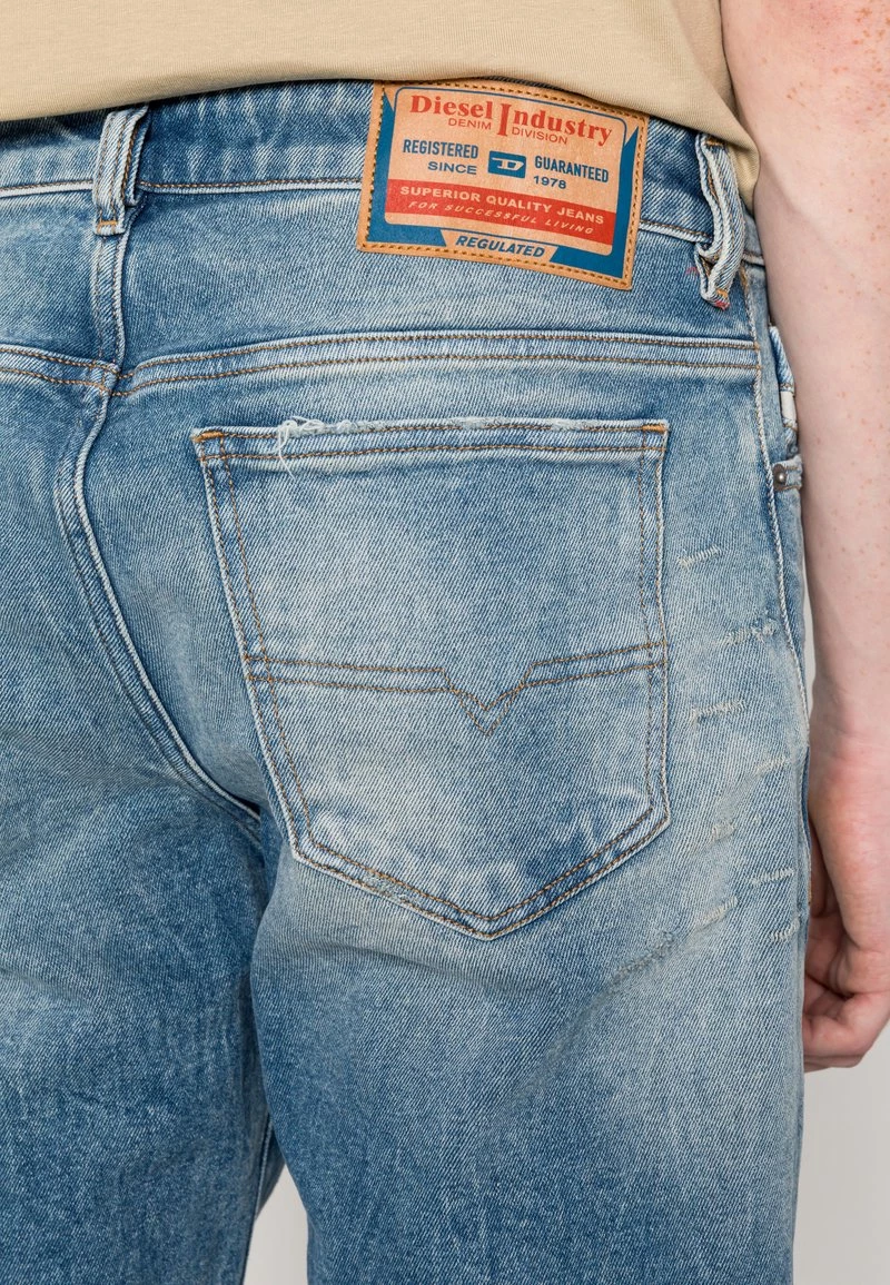 Diesel Hombre SLIM - Shorts Vaqueros - 009mw 7 Diesel Hombre SLIM - Shorts Vaqueros - 009mw - Imagen 5